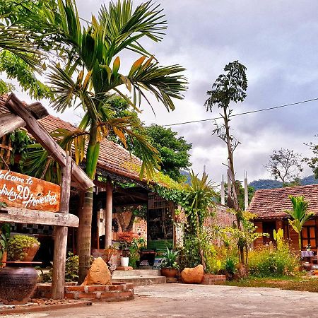 Highway 20 Homestay Phong Nha Exterior photo